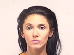 Os tribunais ficam chocados com o crime indescritível de um professor assistente de 34 anos que atacou meninos de 12 anos