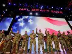 Alinha-se com as necessidades dos Titãs no top 100 de talentos do draft, Dane Brugler