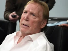 Mark Davis: Max Crosby “ainda um invasor”