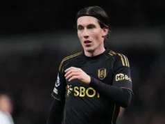 Relatório: Aston Villa está interessado em contratar o meio-campista da Premier League por transferência gratuita