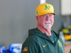 O ex-primeira base do Atletismo, Mark McGuire, retorna à franquia como assistente especial no desenvolvimento de jogadores