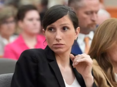 O glamoroso ‘Moscow Mule Killer’ se declara inocente quando começa o julgamento pelo assassinato de coquetel enriquecido do marido