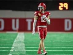 Transferência de Dakota do Sul, DB Mickey Moon, se comprometeu com o futebol Rutgers