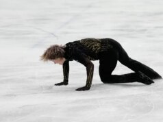 ‘Quad God’ Ilya Malinin cai duas vezes no desastre olímpico, permitindo que Mikhail Shydorov reivindicasse o ouro