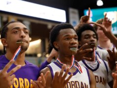 Riordan domina St. Ignatius para três turfeiras do CCS Open