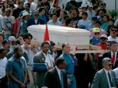 Jesse Jackson teve um relacionamento complicado com o colega político Jerry Brown