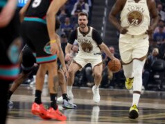 Warriors-Grizzlies: Santos, embreagem Podziemski