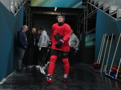 Connor McDavid e MacLean Celebrini podem ser companheiros de linha olímpicos do Canadá