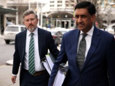 Ro Khanna nomeia seis no arquivo Epstein, pede investigação das elites do Vale do Silício que visitaram a ilha