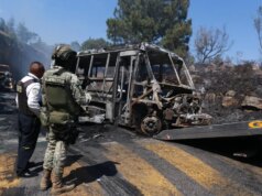 À medida que o caos irrompe, viajantes dos EUA são instruídos a se abrigar em Puerto Vallarta, em outras partes do México – The Mercury News