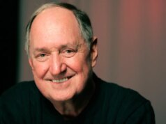 Neil Sedaka morre; O cantor e compositor canta “Breaking Up Is Hard”.