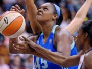 A bicampeã da WNBA Cara Braxton morre em acidente de carro aos 43 anos