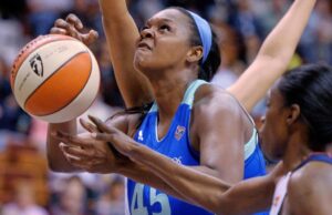 A bicampeã da WNBA Cara Braxton morre em acidente de carro aos 43 anos