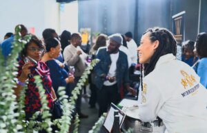 Vinho e cultura na festa de aniversário do Black Vines em Berkeley