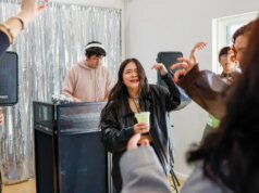 Que tal participar de uma festa dançante legal, mas com cafeína