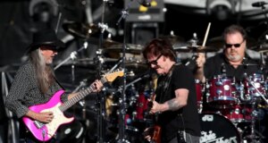 Ingressos para Santana, a turnê dos Doobie Brothers, estão à venda na Shoreline