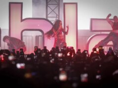 Kehlani se apresenta na Prefeitura de San Jose antes do Super Bowl 60