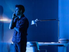 Ele estudou ciências cognitivas e depois escreveu uma peça brilhante sobre o autoritarismo da IA