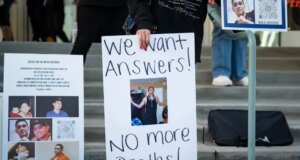 A Califórnia promete responsabilização pelas mortes de presidiários nas prisões. Mesmo depois de um ano não houve resultado.