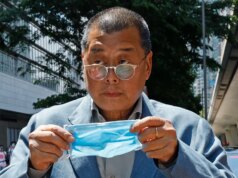 Os dissidentes são silenciados e o Ocidente segue em frente