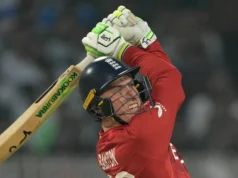 Inglaterra à beira da vitória com a Escócia à beira