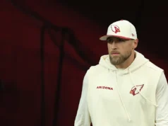 O Arizona Cardinals trará de volta Nick Rallies como coordenador defensivo