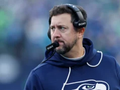 Os Seahawks promoveram Justin Outen a coordenador de jogo de corrida ofensiva