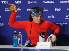 As autoridades olímpicas estão ‘trabalhando nisso’ enquanto vários atletas relatam a quebra de suas medalhas