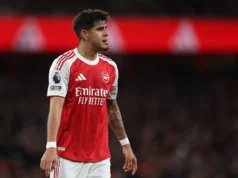 José Mourinho quer dois defensores do Arsenal no Real Madrid