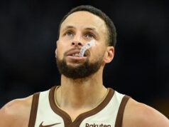 Stephen Curry pediu aos Warriors que saíssem após uma temporada comercial fracassada