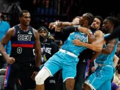 Quando a seqüência de vitórias terminou, uma briga começou durante o jogo Hornets-Pistons