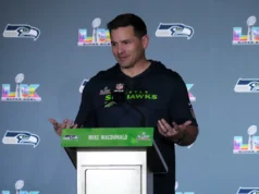 Os fãs dos Ravens apoiam o ex-DC/Seahawks HC Mike McDonald no Super Bowl LX