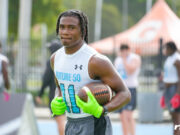 WR Khalil Taylor de 4 estrelas eleita as seis melhores escolas