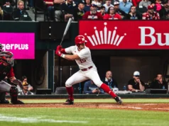 O beisebol de Nebraska segue a regra UConn 12-2 na noite de estreia