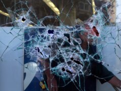 Um homem suspeito de assaltar ou vandalizar seis empresas da Alameda certa manhã