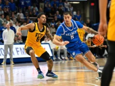 Uma disputa entre o número 18 do St. Louis e o VCU deixa o Rams com apenas 4 jogadores em quadra.