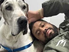 Russell Wilson lamentou a morte da cadela Naomi, um ano após a morte do cachorro Prince