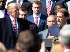 Presidente Trump convoca mesa redonda para discutir inúmeras questões enfrentadas pelos esportes universitários: Fontes