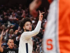 Sam Lewis marca 16 pontos e a 18ª posição da Virgínia mantém a pontuação mais baixa da temporada na vitória por 72-59 sobre o Syracuse