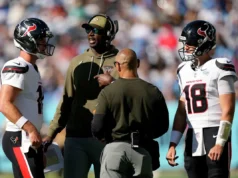 Houston Texans e o técnico dos quarterbacks Jerrod Johnson se separam