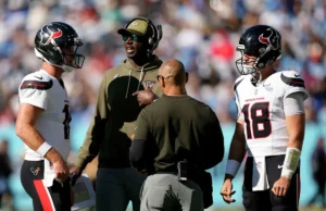 Houston Texans e o técnico dos quarterbacks Jerrod Johnson se separam