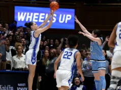 Os veteranos Jackson e Mayer levaram as 11ª mulheres da Duke à vitória sobre a 21ª da Carolina do Norte