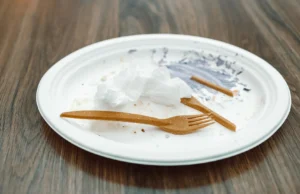 Este plástico é feito de leite e desaparece em 13 semanas