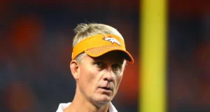 O ex-assistente técnico do Broncos retorna à AFC West com um rival de divisão