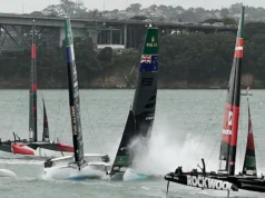 Dois marinheiros ‘estáveis’ após confronto entre Nova Zelândia e França