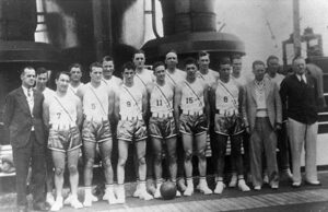 A lenda de Happy-Amarillo ganha o primeiro ouro do basquete nas Olimpíadas de 1936