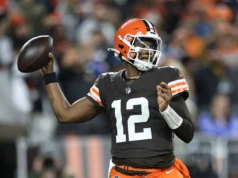 Shade’s Sanders surpreendeu Todd Monken com um presente surpresa de aniversário