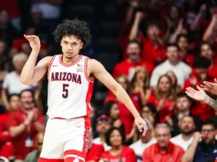 Burris marca 20, o número 2 do Arizona ganha o título do Big 12 com vitória por 84-61 sobre o número 14 do Kansas