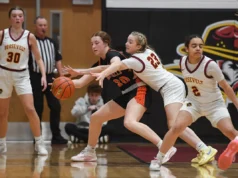 O basquete feminino de Washington usou a transição para superar Roosevelt
