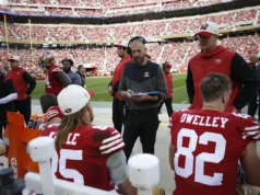 O técnico dos tight ends do 49ers, Brian Fleury, está entrevistando os Seahawks hoje